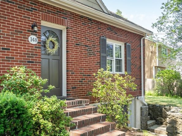 148 Cedar St, Lexington MA 02421