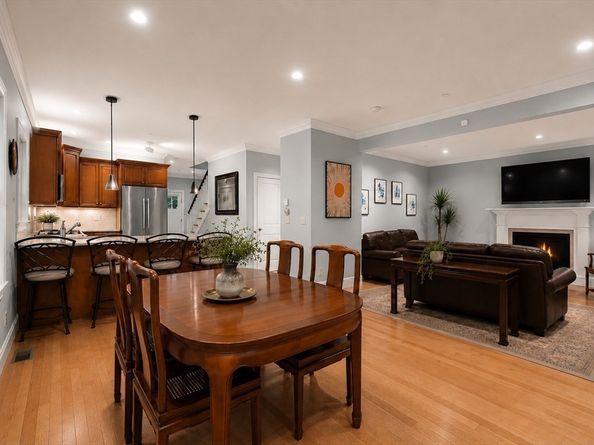 36 Journeys End Ln 13, Lexington MA 02421