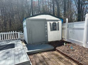 10 Pinecrest Rd 10, Uxbridge MA 01569