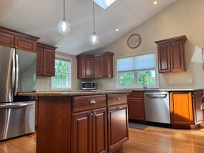 3 Berkshire Rd, Peabody MA 01960