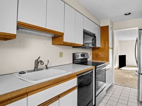 37 Constitution 115, Danvers MA 01923