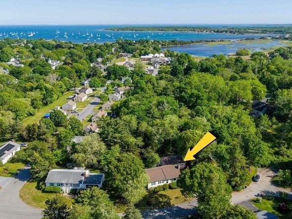 5 Barlow Ln, Mattapoisett MA 02739