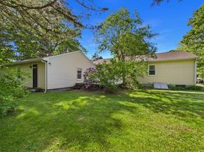5 Barlow Ln, Mattapoisett MA 02739