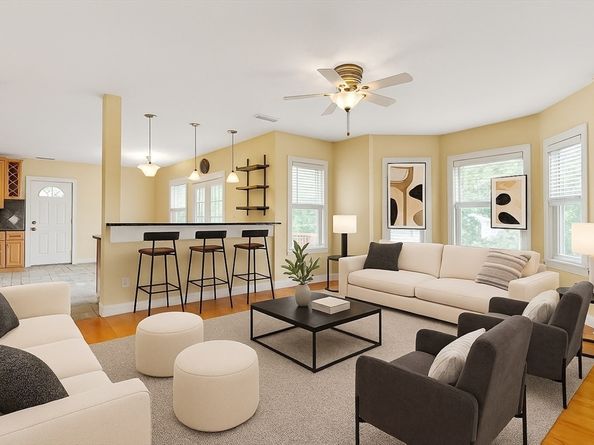 86 Brown St 4, Waltham MA 02453