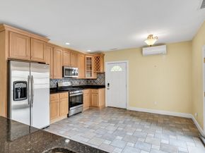 86 Brown St 4, Waltham MA 02453
