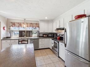 11 Paul St, Auburn MA 01501