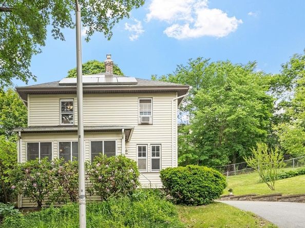 11 Wakefield St, Worcester MA 01605
