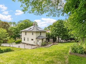 11 Wakefield St, Worcester MA 01605