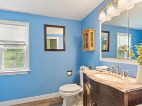 11 Wakefield St, Worcester MA 01605