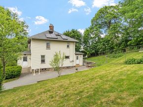 11 Wakefield St, Worcester MA 01605