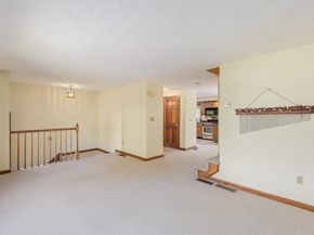 62 Villa Roma Dr 62, Tewksbury MA 01876