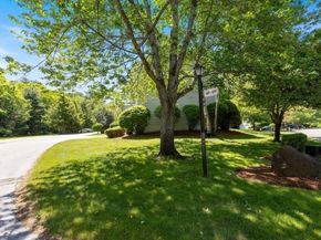 62 Villa Roma Dr 62, Tewksbury MA 01876