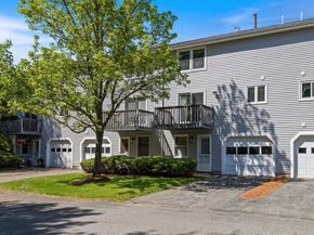 62 Villa Roma Dr 62, Tewksbury MA 01876