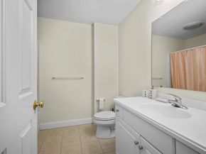 4 Apple Seed Drive 4, Shrewsbury MA 01545