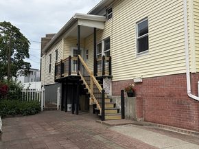 52 Harrison St, Worcester MA 01604
