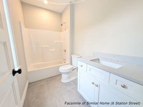 4 Station St, Kingston MA 02364