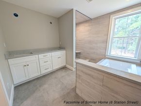 4 Station St, Kingston MA 02364