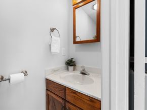 29 Northwoods Cir 29, Woburn MA 01801