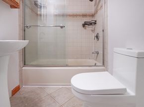 4 Birch Ln, Leicester MA 01524