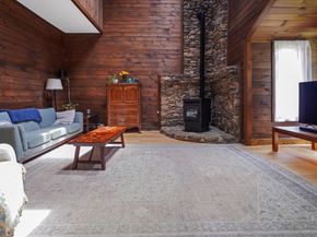 4 Birch Ln, Leicester MA 01524