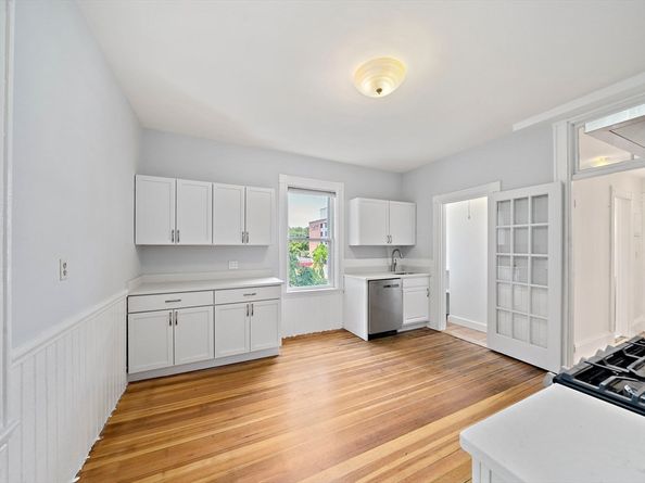 98 Boylston St 3, Brookline MA 02445