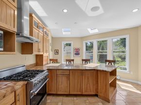 12 Middle St, Lexington MA 02421