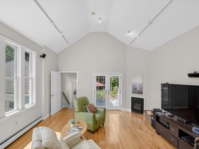 12 Middle St, Lexington MA 02421