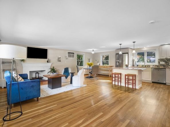 221 Totten Pond Rd, Waltham MA 02451