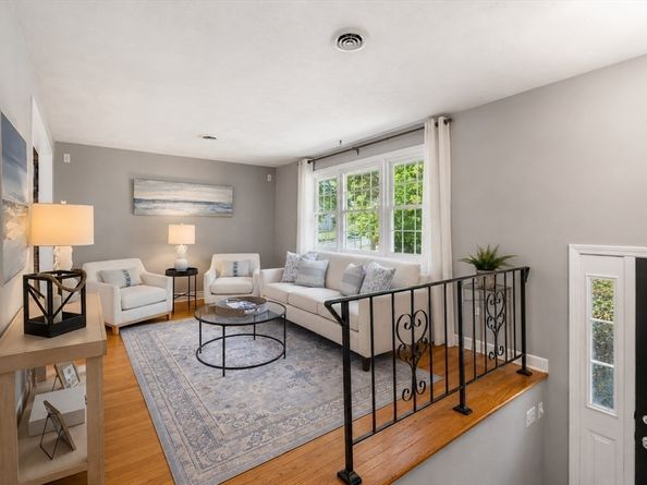 12 Catherine Dr, Peabody MA 01960
