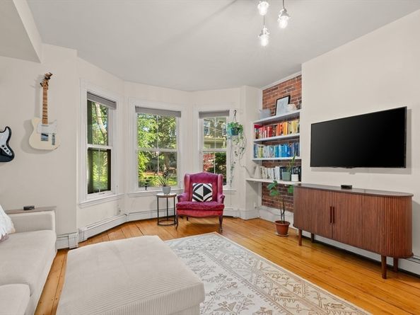 281 Chestnut Ave 1, Boston MA 02130