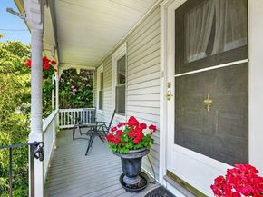 79 Baxter St, Melrose MA 02176