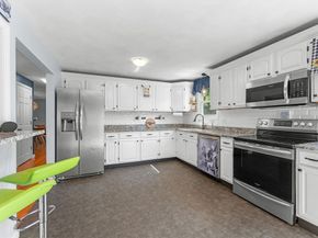 15 Old Farm Rd, Spencer MA 01562