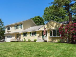 9 Abbot St, Westford MA 01886