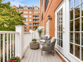 11 Church St 111, Salem MA 01970