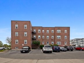 9 Lennon Ct 13, Boston MA 02127