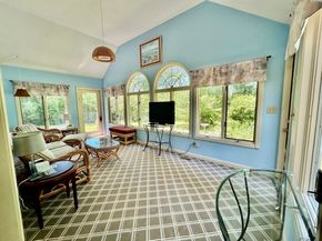169 Park Ave W, Weymouth MA 02190