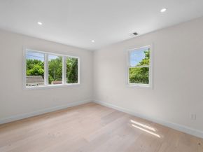29 Rockway Rd, Peabody MA 01960