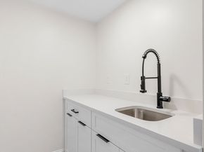 29 Rockway Rd, Peabody MA 01960