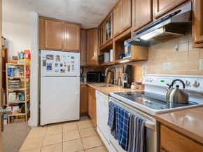 2 Larose Pl 10, Boston MA 02135