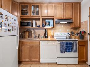 2 Larose Pl 10, Boston MA 02135