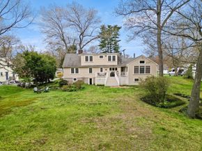 27 Colrain Rd, Topsfield MA 01983