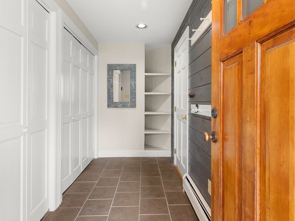27 Colrain Rd, Topsfield MA 01983
