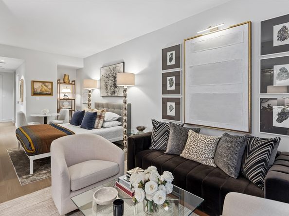 55 Lagrange St 1005, Boston MA 02116