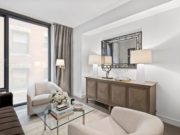 55 Lagrange St 1005, Boston MA 02116