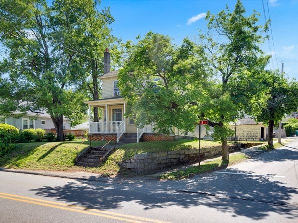 251 Boutelle St, Fitchburg MA 01420