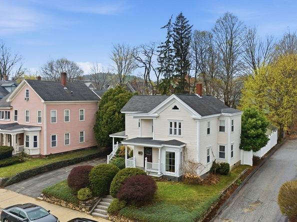 28 School St, Leominster MA 01453