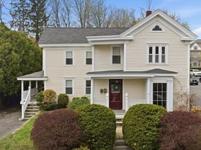 28 School St, Leominster MA 01453