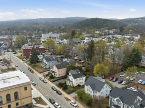 28 School St, Leominster MA 01453