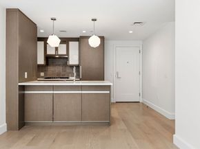 100 Lovejoy Wharf 7N, Boston MA 02114