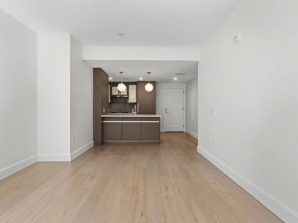 100 Lovejoy Wharf 7N, Boston MA 02114